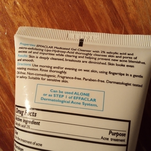 NEW La-Roche Posay Effaclar Medicated Acne Face Wash - Picture 3 of 5